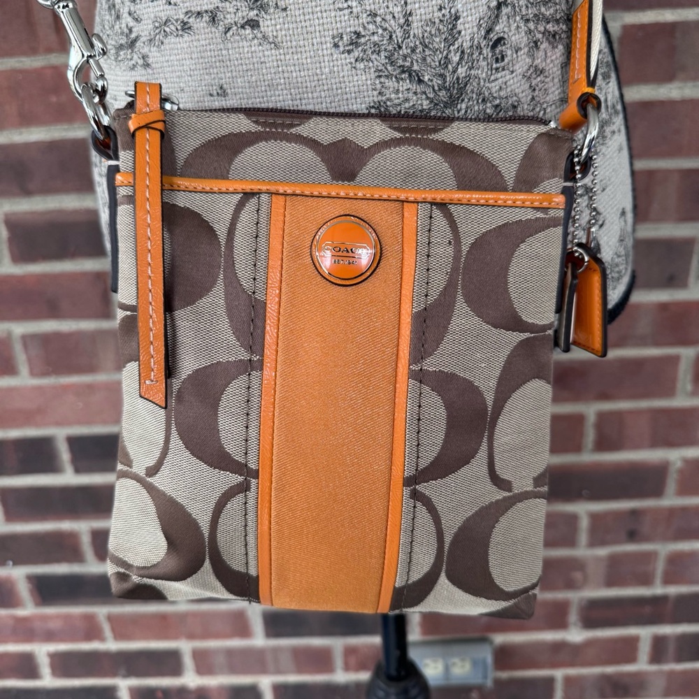 Coach Signature Stripe Swing back Crossbody Bag Khaki Orange Adjustable Strap